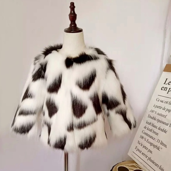 Brand new with tags,Modern elegant girls faux fur coat, beautiful girls winter - Picture 1 of 2